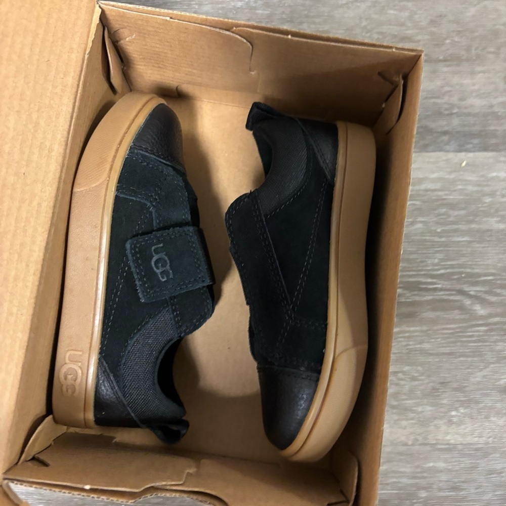 UGG | Rennon Low Sneakers In Black New In Box - Picture 4 of 10